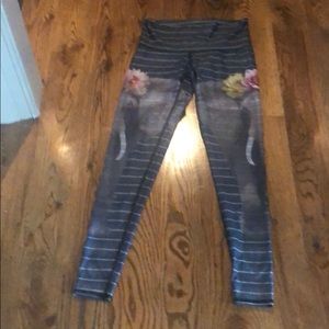 Legging with elephants and flowers